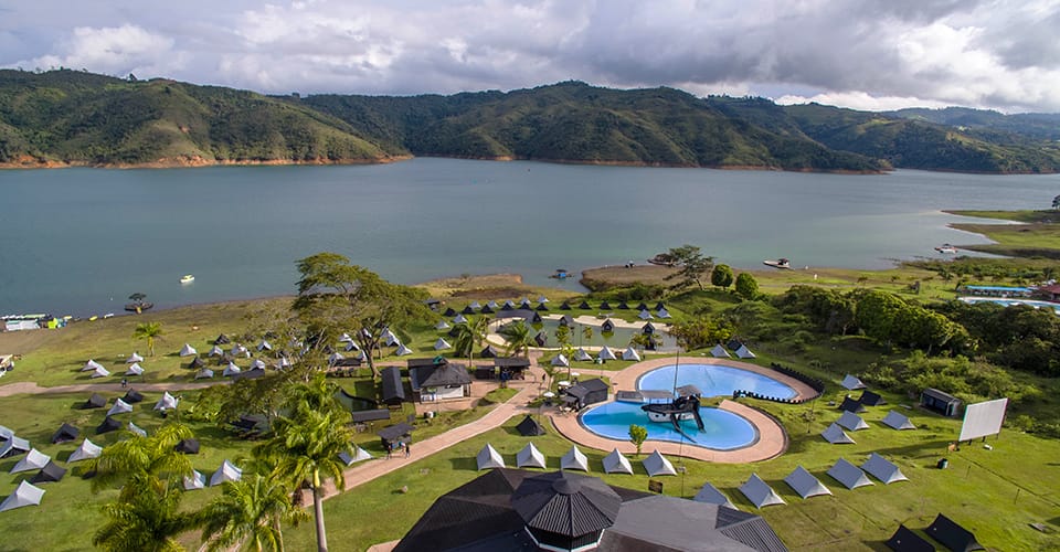 Zonas de camping en el Lago Calima Colombia