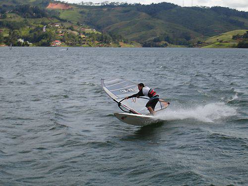 Aprenda Windsurf en el Lago Calima