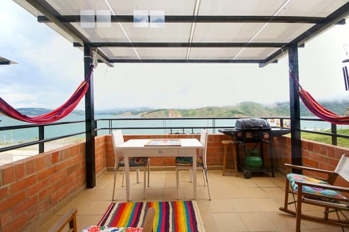 balcón, casa en venta frente al Lago Calima