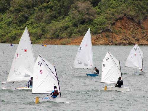 Competencias de Optimist sailing - Lago Calima